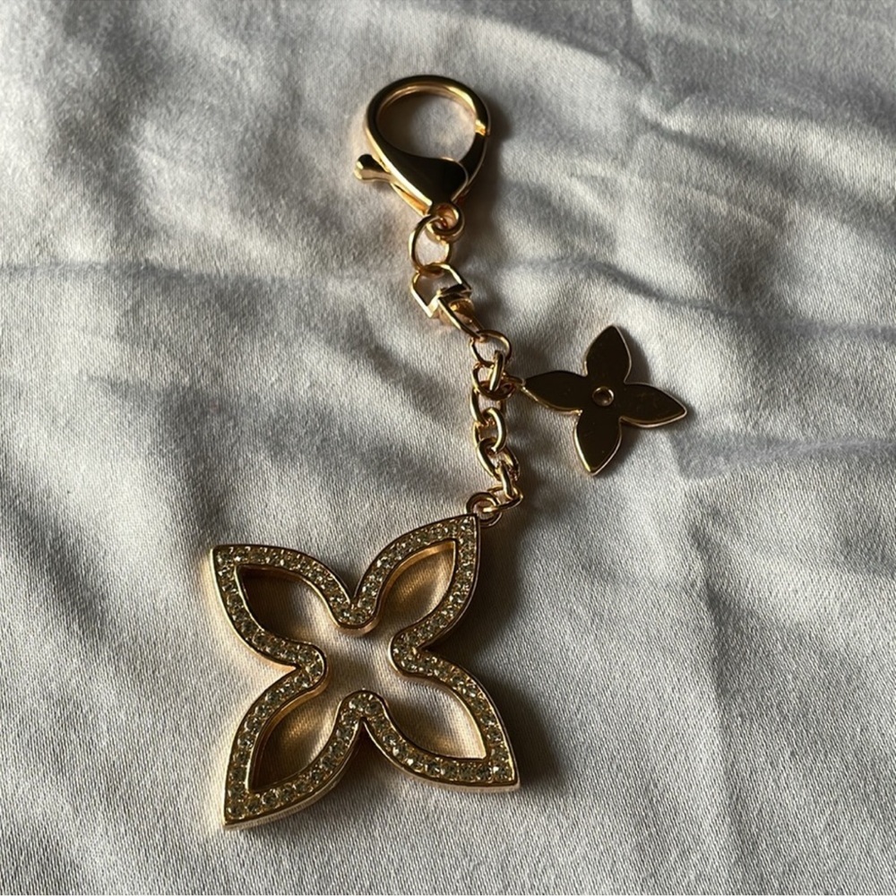 Keychain, Bag Charm With Elegant Rhinestone Flower